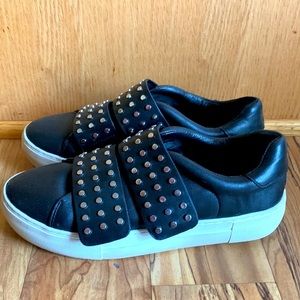 J Slides NYC Accent 6-1/2 black leather silver studded strap Velcro sneakers EUC